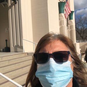 Meet your Posher, Laura